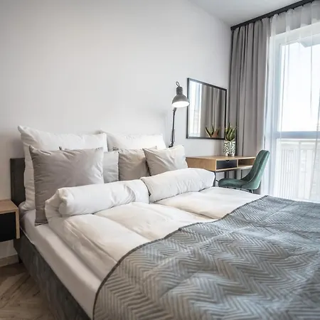 Apartment Apartament Manufaktura Limanowskiego 68, Garaz *